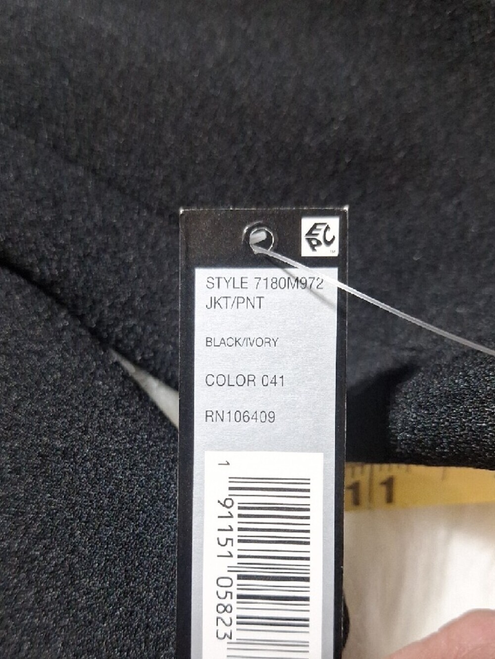 NWT Tahari Black Blazer with White Contrast Trim With Gold Closure - Picture 7 of 15